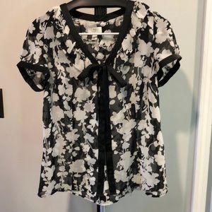 EUC Ann Taylor Loft shirt. Medium